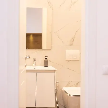 Exclusive 2 Bedrooms * تيرانا