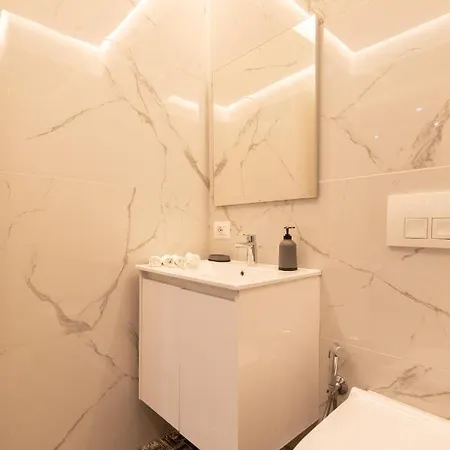 Exclusive 2 Bedrooms *