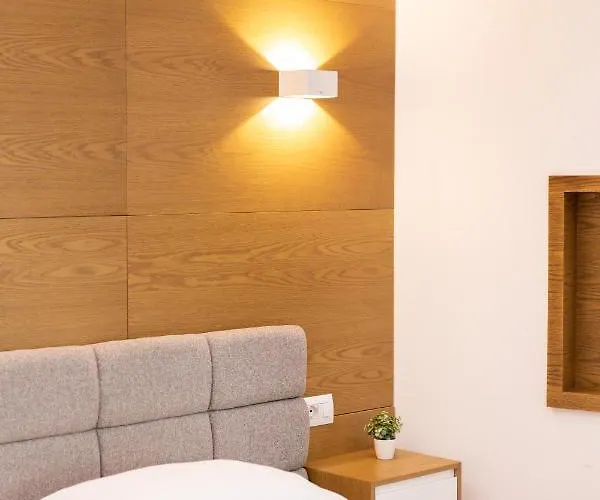 Exclusive 2 Bedrooms Apartment