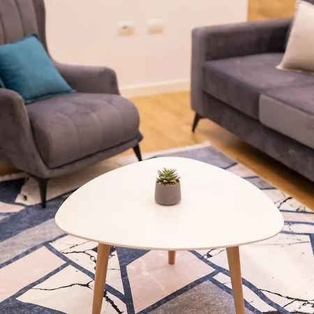 Exclusive 2 Bedrooms شقة تيرانا